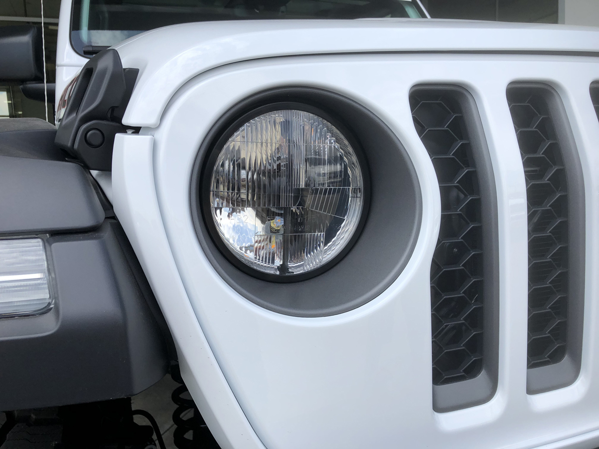 Quad-Bar LED Headlight Kit with Halos