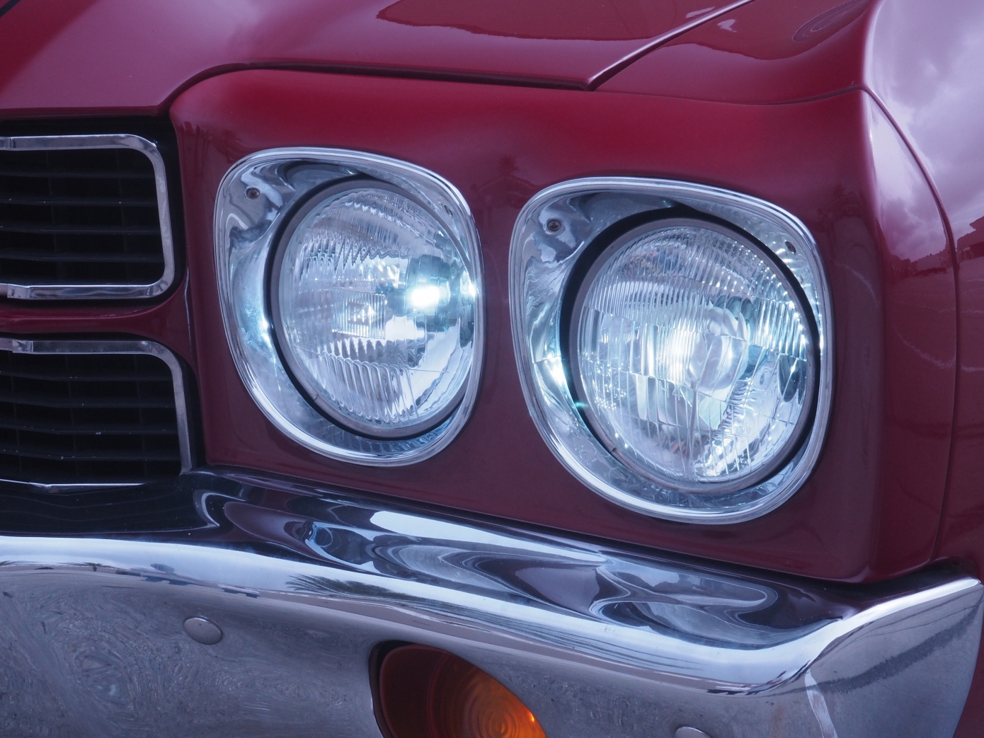 Classic 53/4" Amber Halo High Beam LED Headlight Kit